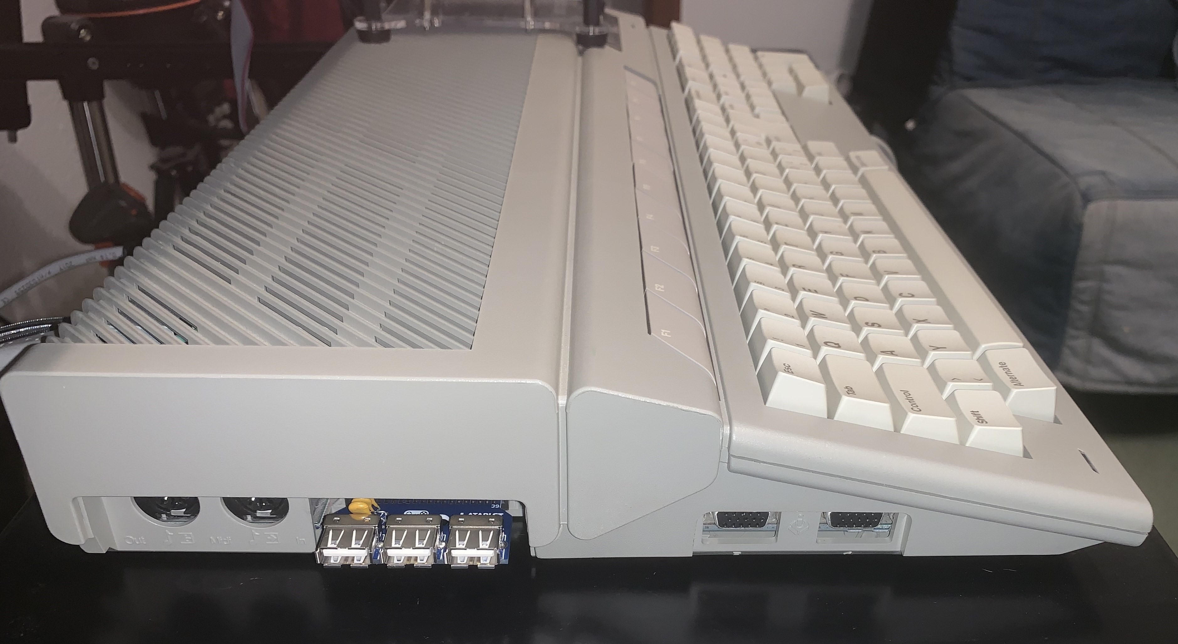  USB powered Atari ST. 