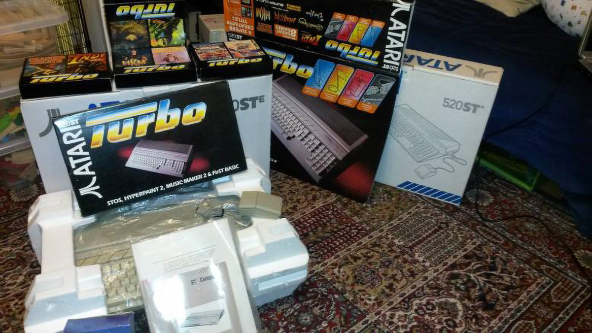 The Atari STe Turbo Pack contained STOS and Hyperpaint, everything an ambitious programmer like Deano needed to get started.